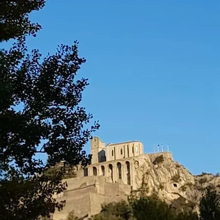 Les Sycomores Prive Avec Jardin * Sisteron