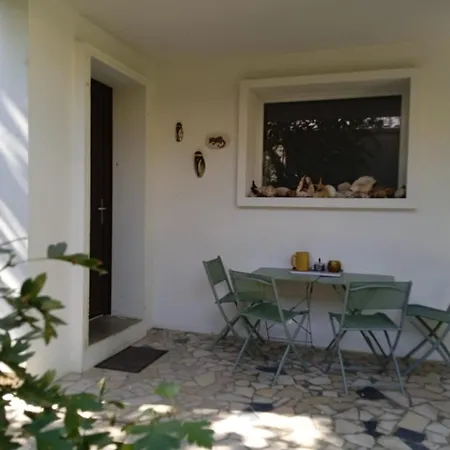 Appartamento Les Sycomores Prive Avec Jardin